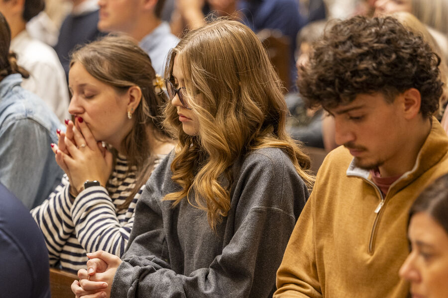 Attendees at the Mass of the Holy Spirit in the Chapel of St. Thomas Aquinas